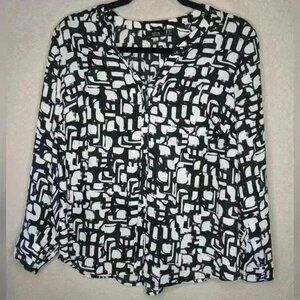 Apt 9 petite medium Poly black & white geometric hidden button business blouse